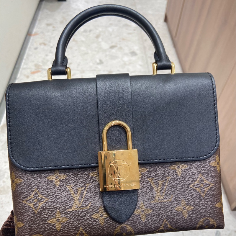 LV路易威登locky bb鎖頭包-8
