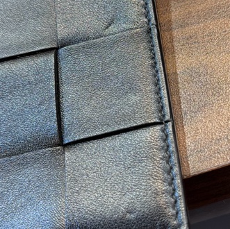 BV 黑牛皮大編織格識別證-13