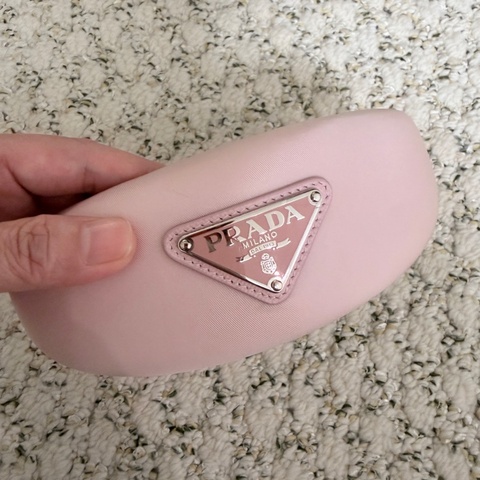 Prada ❤️❤️可愛粉紅髮窟❤️❤️