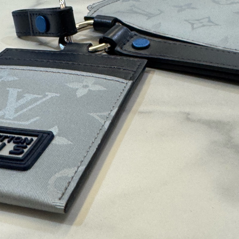 Louis Vuitton 路易威登 M44178-Monogram Satellite Alpha 手拿包 銀色-8