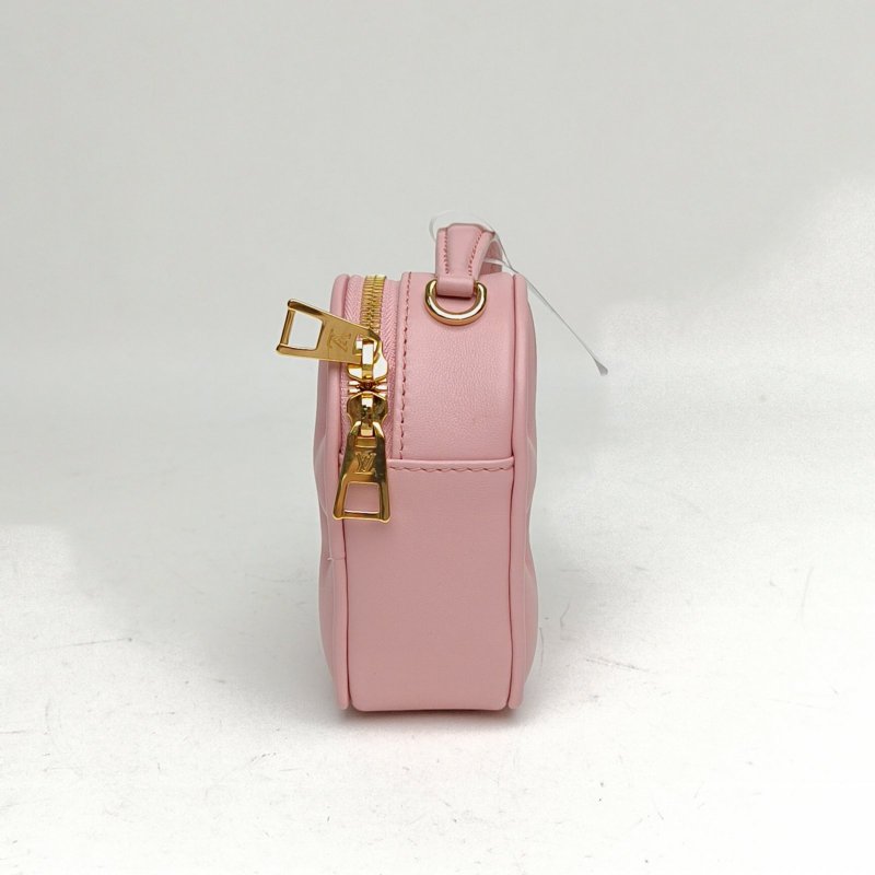 LOUIS VUITTON 粉色牛皮晶片七夕限定字母壓花愛心包肩背包-1