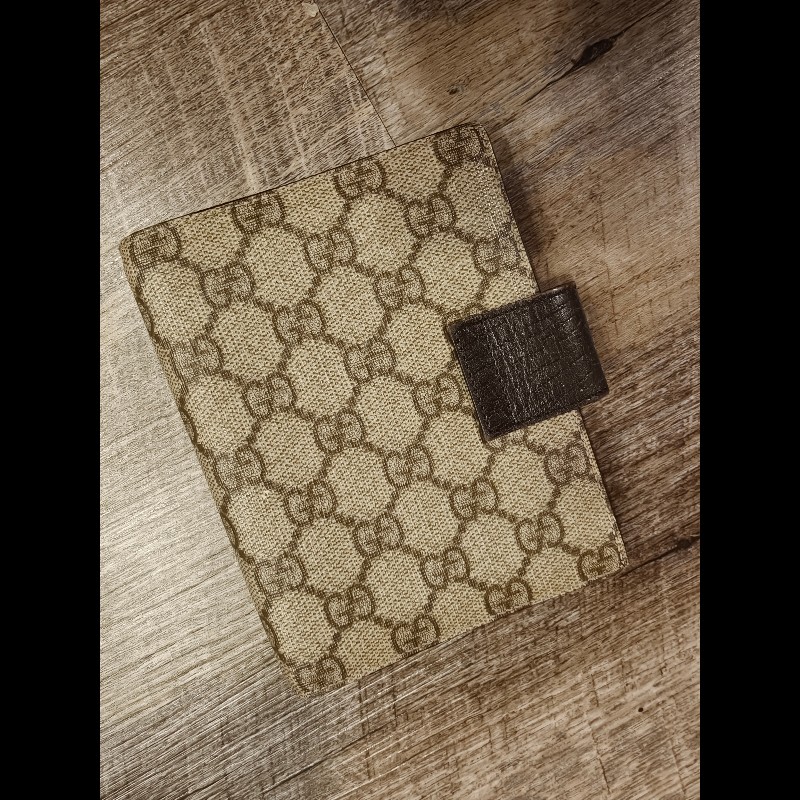 現貨在台，日本帶回中古gucci絕版老花6孔筆記本夾
中古品難免有歲月痕跡，完美主義者請勿下單，謝謝-4