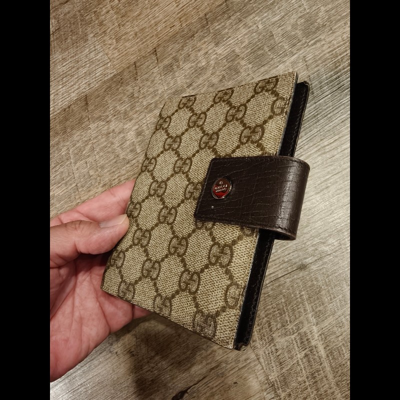 現貨在台，日本帶回中古gucci絕版老花6孔筆記本夾
中古品難免有歲月痕跡，完美主義者請勿下單，謝謝-6