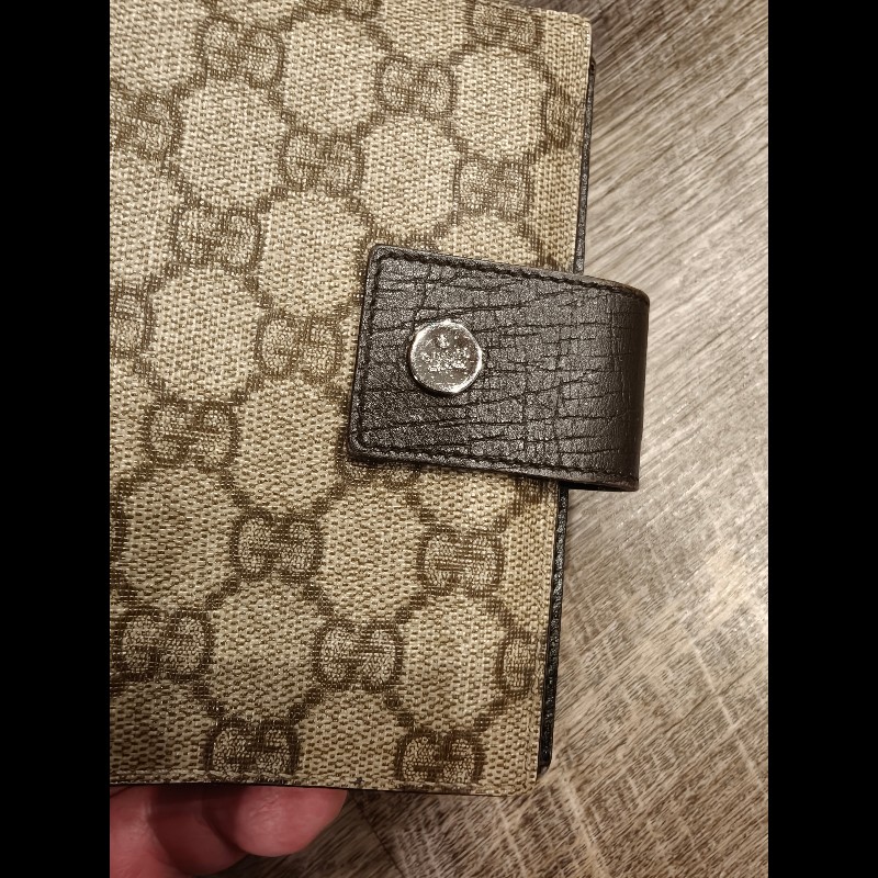 現貨在台，日本帶回中古gucci絕版老花6孔筆記本夾
中古品難免有歲月痕跡，完美主義者請勿下單，謝謝-7