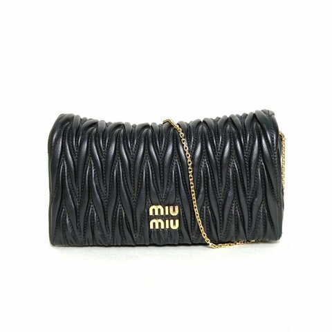 MIU MIU 黑色羊皮黑金褶皺鏈條包Woc肩背包