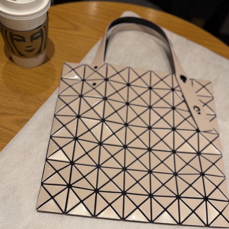 【現貨】三宅一生 BaoBao 7x7 奶茶色 手提包 托特包-3