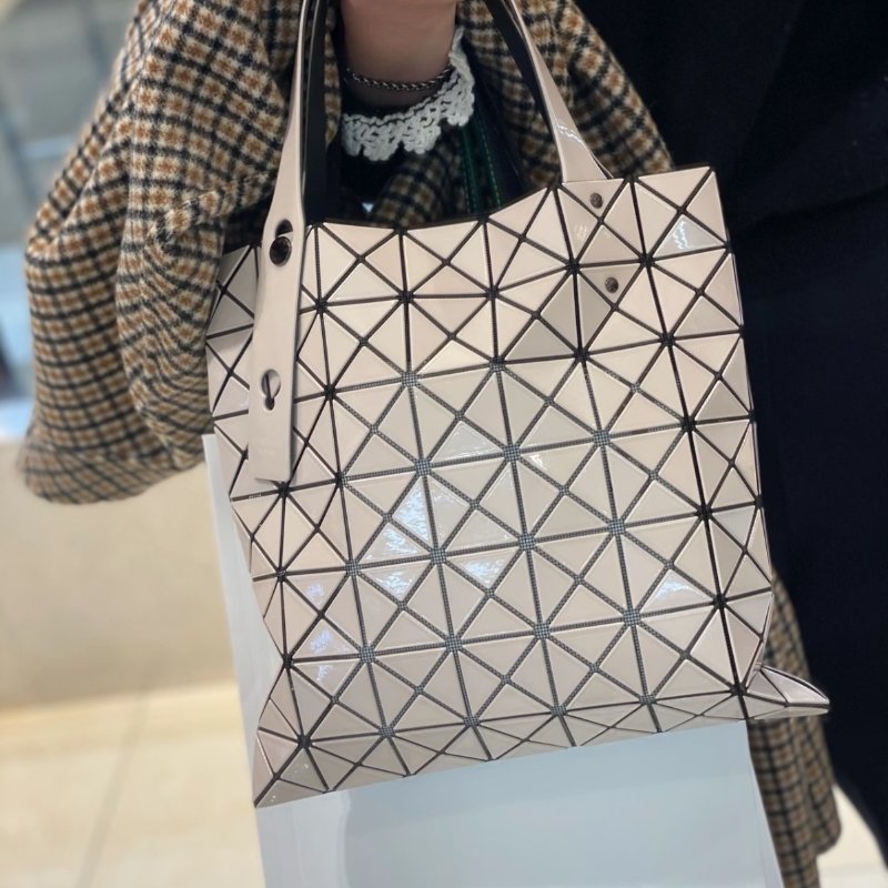 【現貨】三宅一生 BaoBao 7x7 奶茶色 手提包 托特包-6