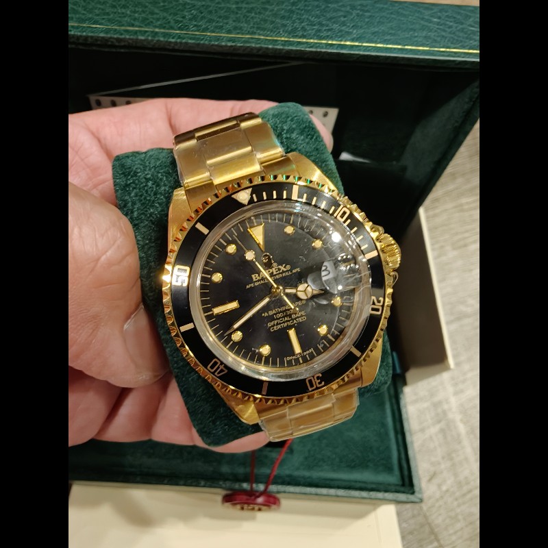 現貨在台，日本帶回絕版bape金色錶帶絕版錶-0