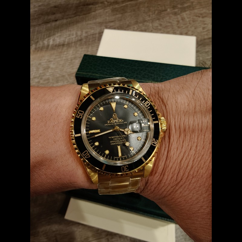 現貨在台，日本帶回絕版bape金色錶帶絕版錶-8