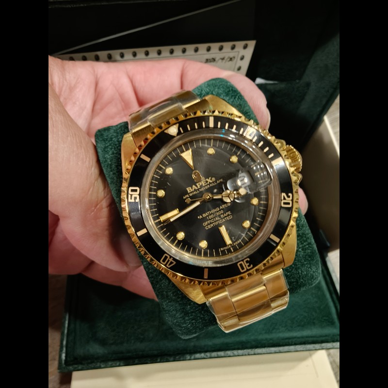 現貨在台，日本帶回絕版bape金色錶帶絕版錶-13