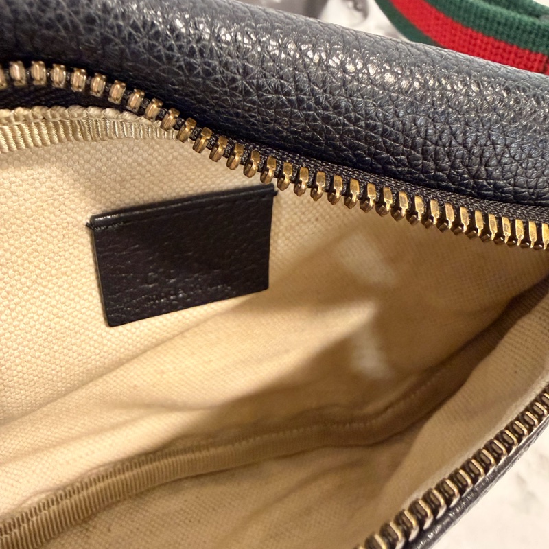 Gucci黑牛皮logo mini胸包-3