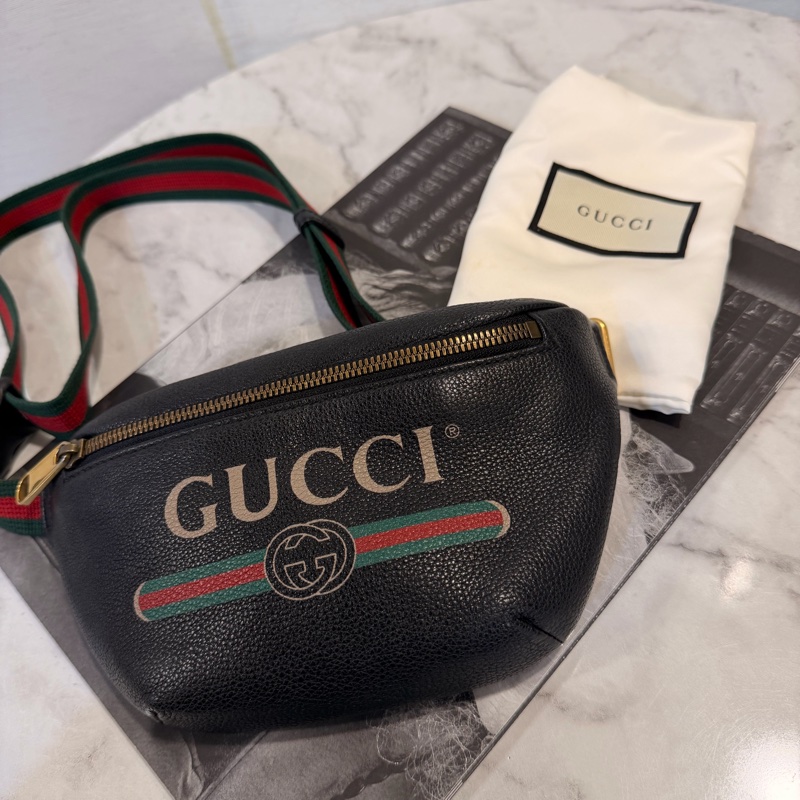 Gucci黑牛皮logo mini胸包-5