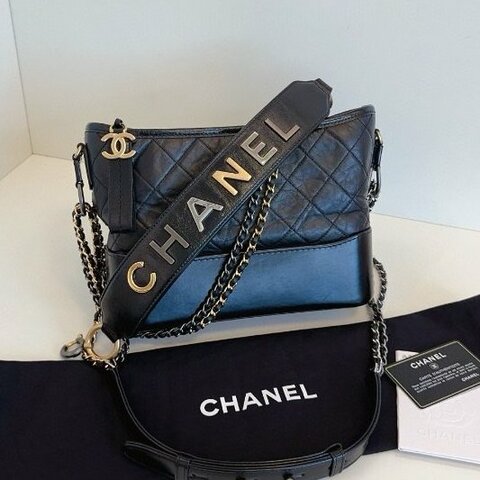近新品 香奈兒/Chanel Gabrielle 黑金手柄流浪包 新中號