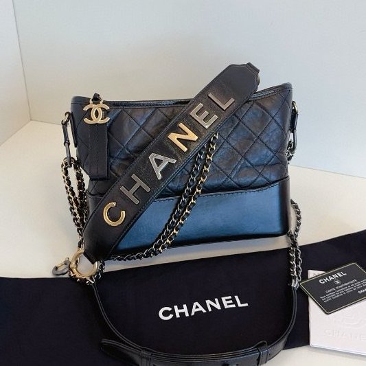 近新品 香奈兒/Chanel Gabrielle 黑金手柄流浪包 新中號-5