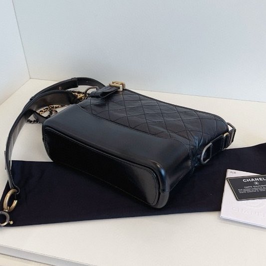 近新品 香奈兒/Chanel Gabrielle 黑金手柄流浪包 新中號-8