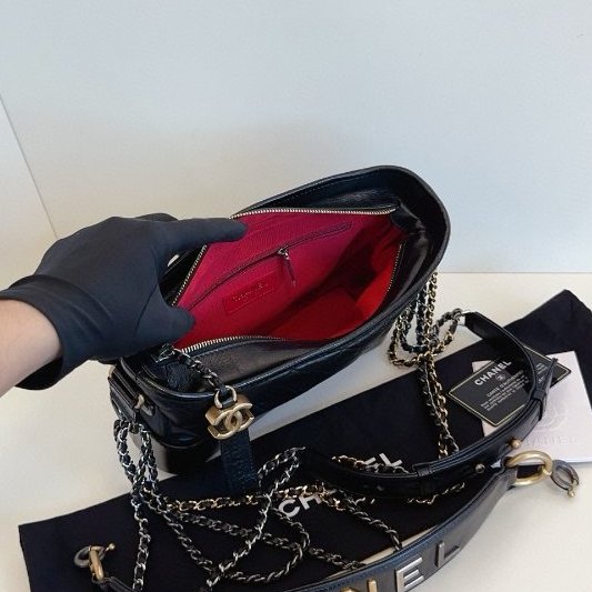 近新品 香奈兒/Chanel Gabrielle 黑金手柄流浪包 新中號-9