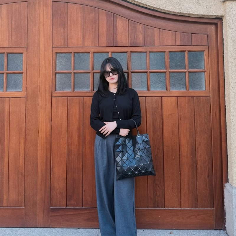 【現貨】三宅一生 BaoBao 6x6 霧黑 手提包 托特包 通勤包-2