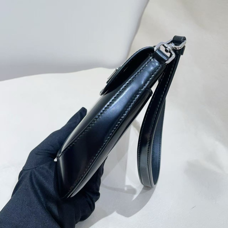 Prada普拉達Cleo腋下包-3