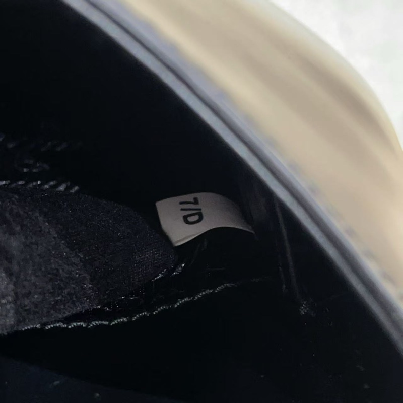 Prada普拉達Cleo腋下包-8