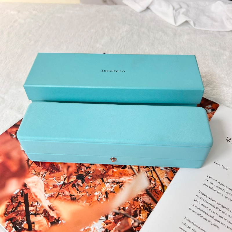 Tiffany & Co. 「1837 MArker」純銀寬版鏈手鍊 附 18K 金點綴-4