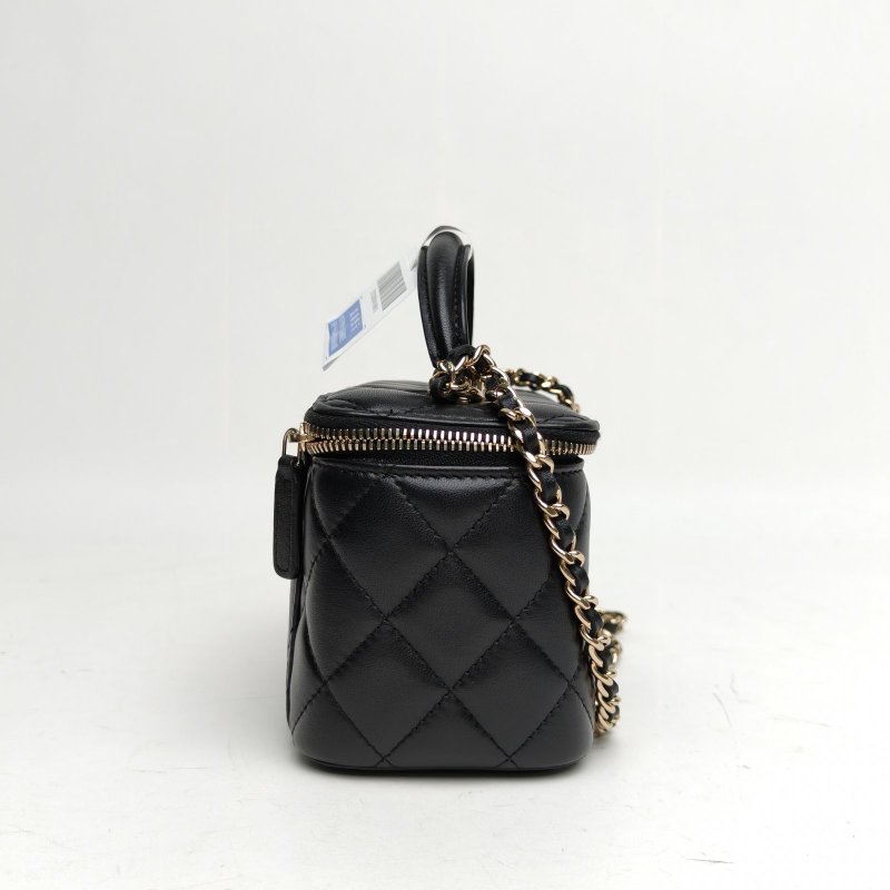 CHANEL 黑色羊皮31開金扣21A長盒子化妝包皮手柄肩背包-3