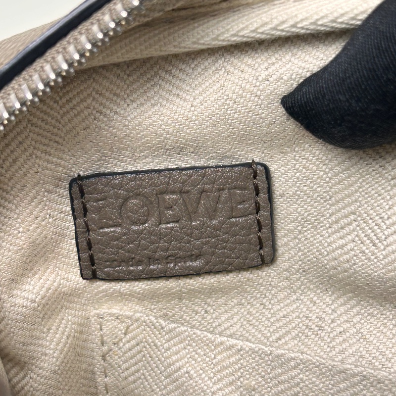 Loewe 羅威 Military 小款 粒面小牛皮翻蓋斜背包 2021年-29
