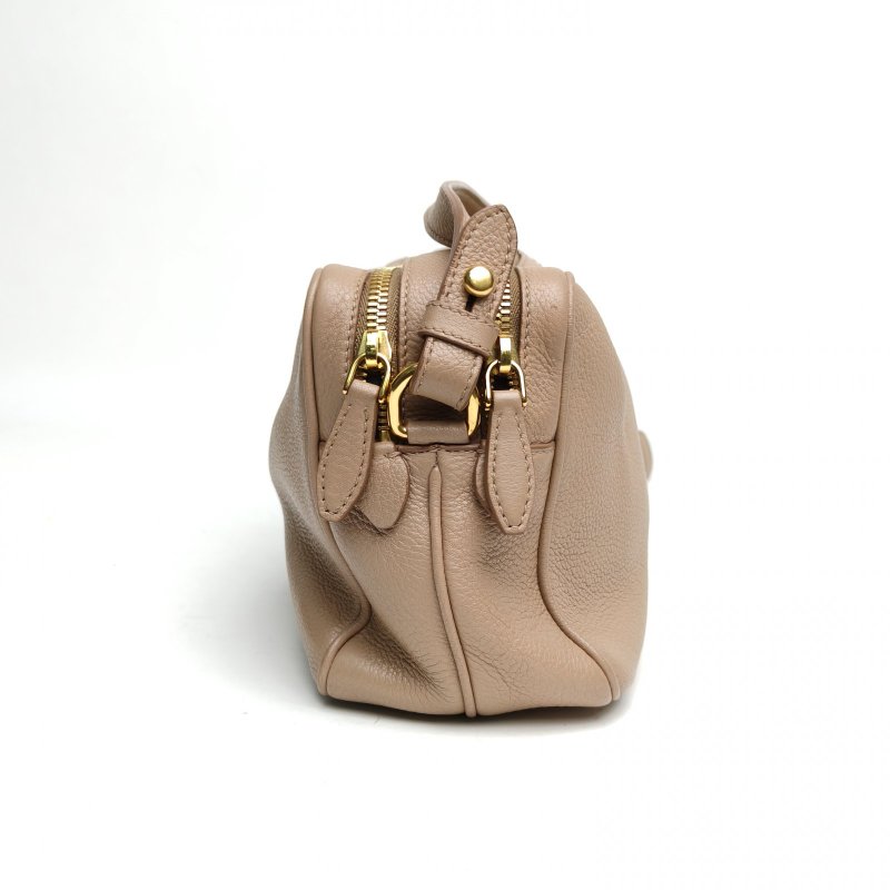 PRADA 奶茶色牛皮金扣拉鏈雙層相機包肩背包-3