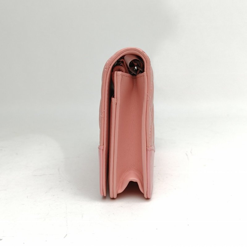 CHANEL GABRIELLE流浪WOC粉色牛皮27開金扣肩背包-1