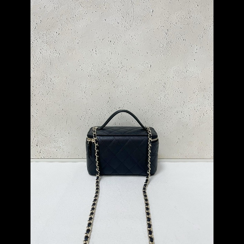 Chanel 25C vanity case
黑金荔枝紋手柄盒子包

25C系列已停產-1