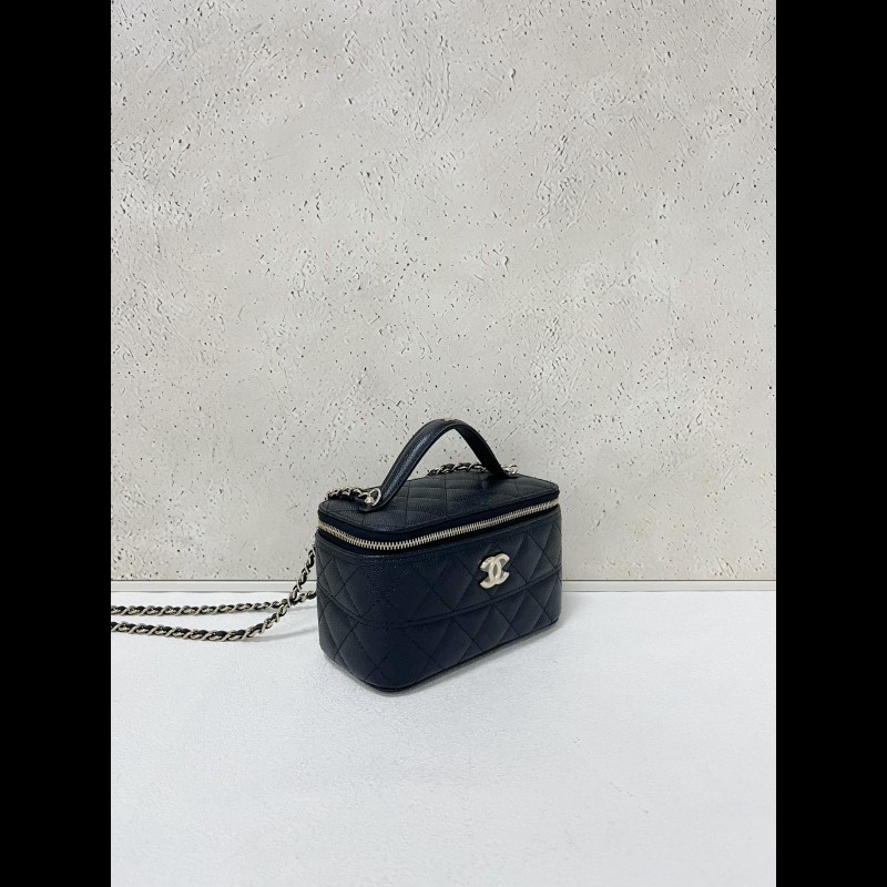 Chanel 25C vanity case
黑金荔枝紋手柄盒子包

25C系列已停產-2