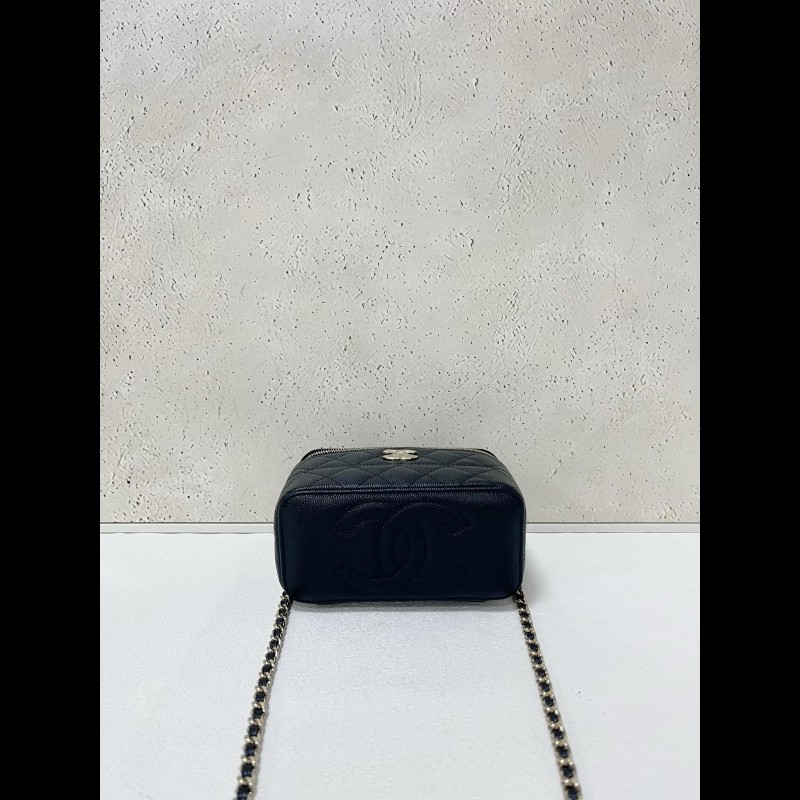 Chanel 25C vanity case
黑金荔枝紋手柄盒子包

25C系列已停產-4