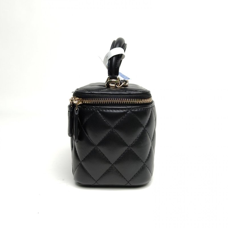 CHANEL 21K手提長盒子化妝包黑色羊皮鐳射標金扣肩背包-3