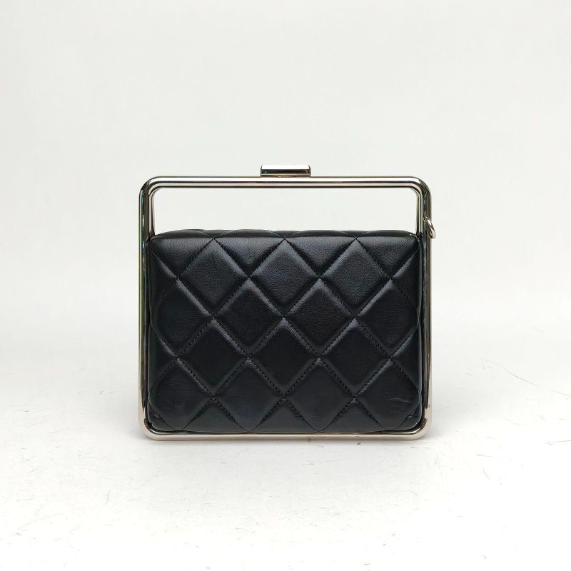 CHANEL 20春夏菱格紋晚宴包黑色羊皮30開銀扣肩背包-2