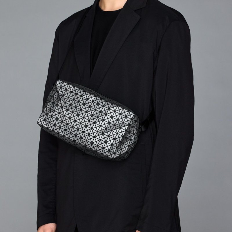 【現貨】三宅一生 BaoBao 銀灰色馬鞍包 斜背包-0