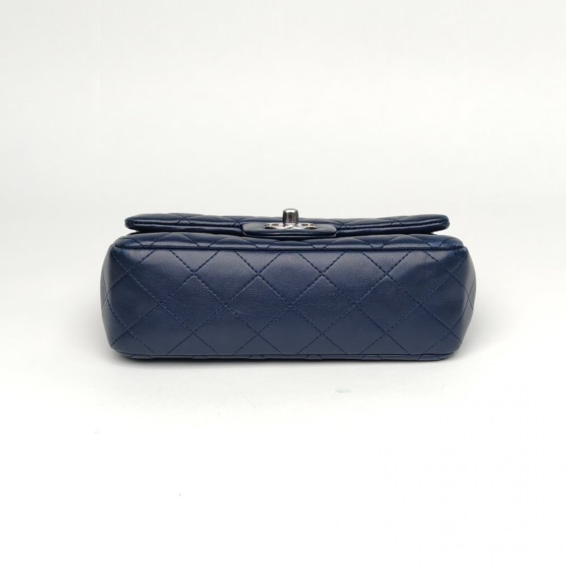 CHANEL CF口蓋包大Mini藍色羊皮29開銀扣肩背包-4