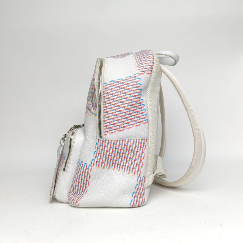 LOUIS VUITTON 白色晶片Trioamierspra彩色格紋字母掛飾雙肩包肩背包-1