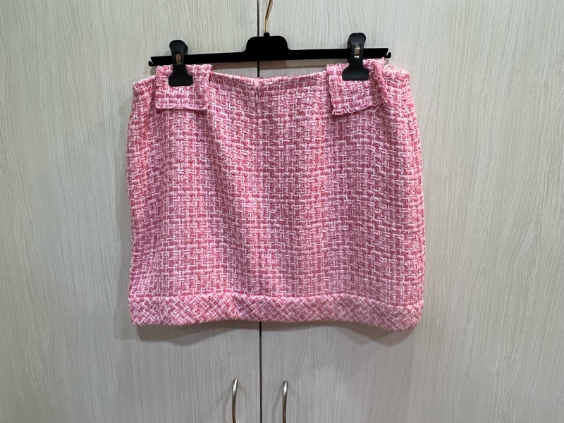 Chanel 香奈兒粉色格紋短裙（離櫃全新品）-1