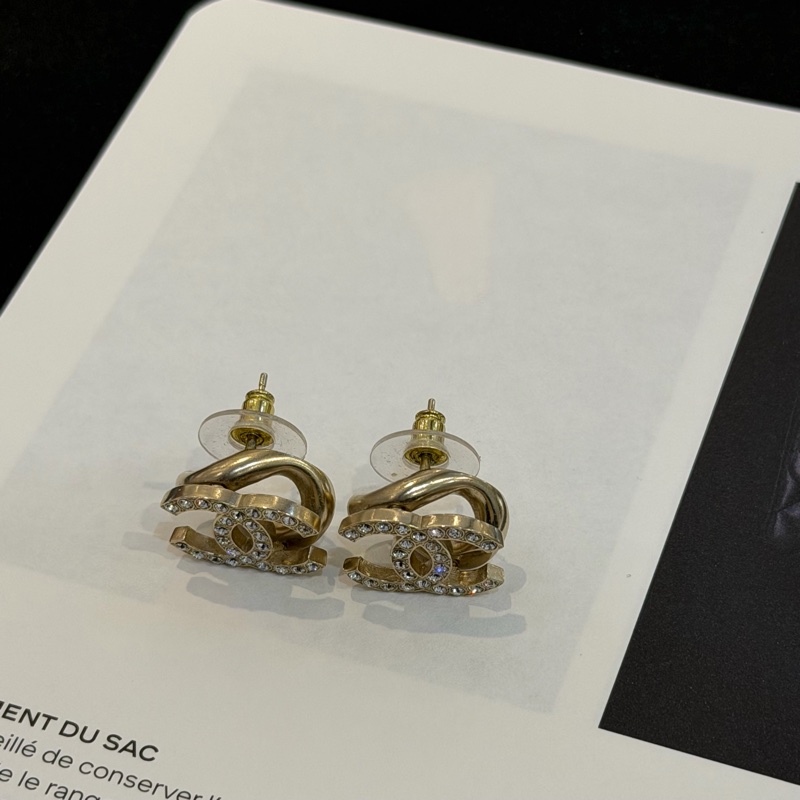 CHANEL立體雙C水鑽耳環-5