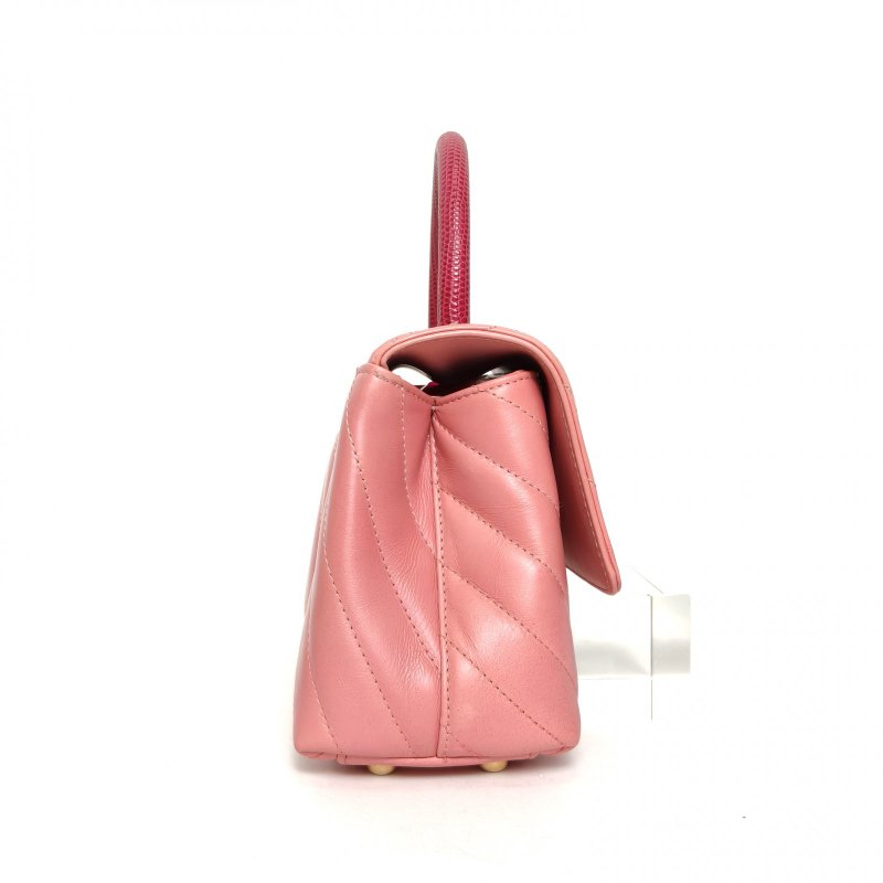 CHANEL CocoHandle小號粉色牛皮25開V紋蜥蜴皮手柄肩背包-1