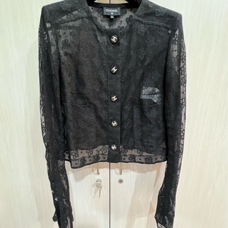 Chanel 香奈兒透紗鑽釦上衣（9.5成新）-0