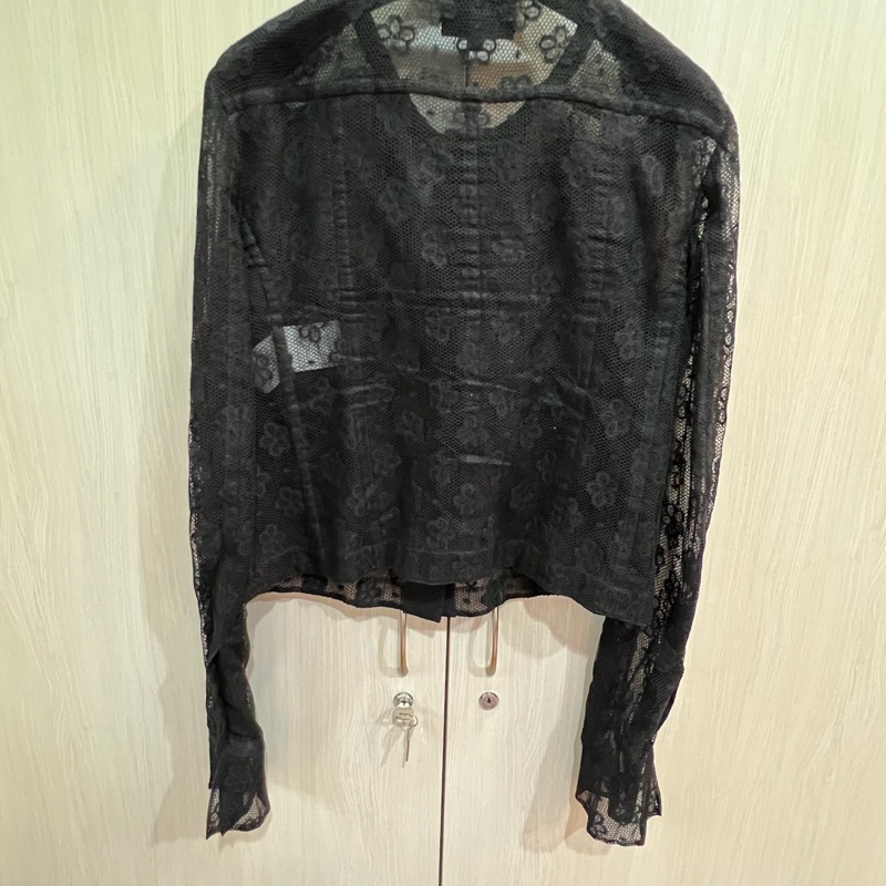 Chanel 香奈兒透紗鑽釦上衣（9.5成新）-1