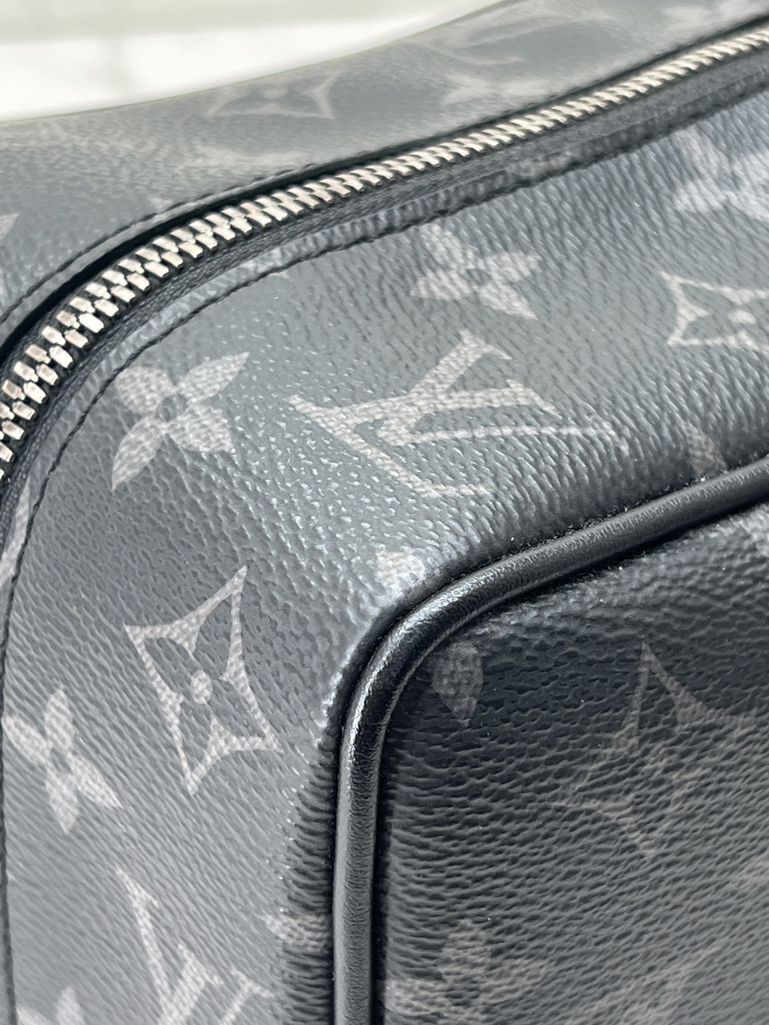 香緹國際精品 黑武士 手拿包 M83113 964-6