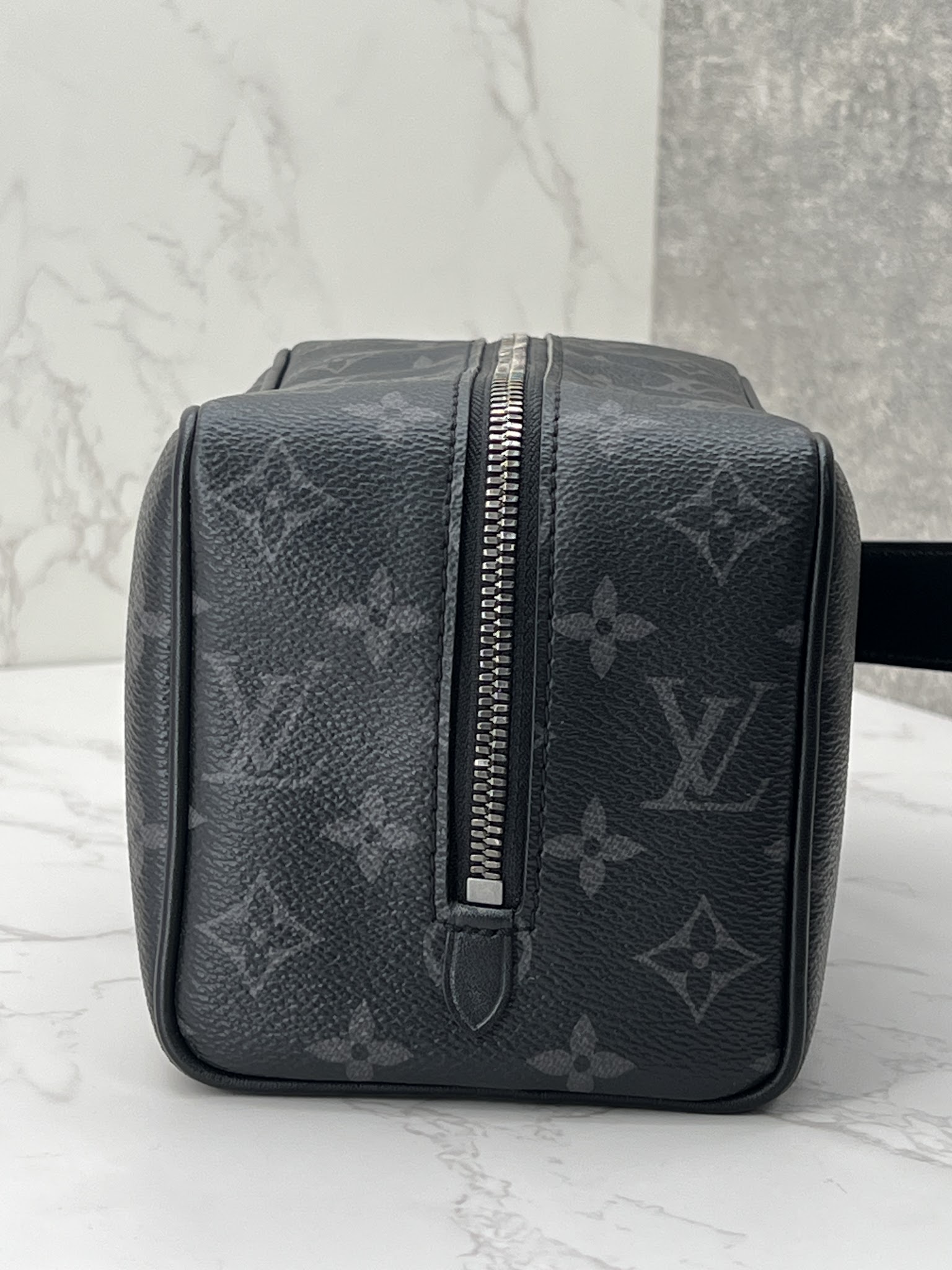 香緹國際精品 黑武士 手拿包 M83113 964-7