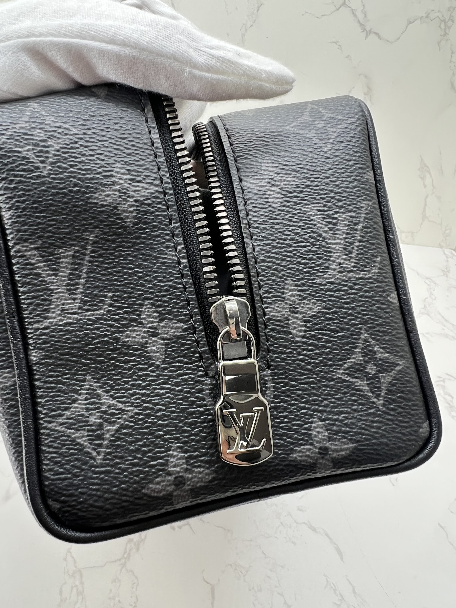 香緹國際精品 黑武士 手拿包 M83113 964-12