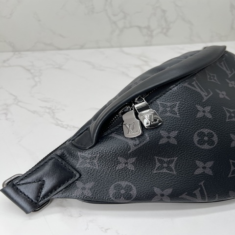 香緹國際精品 黑武士 胸包 965