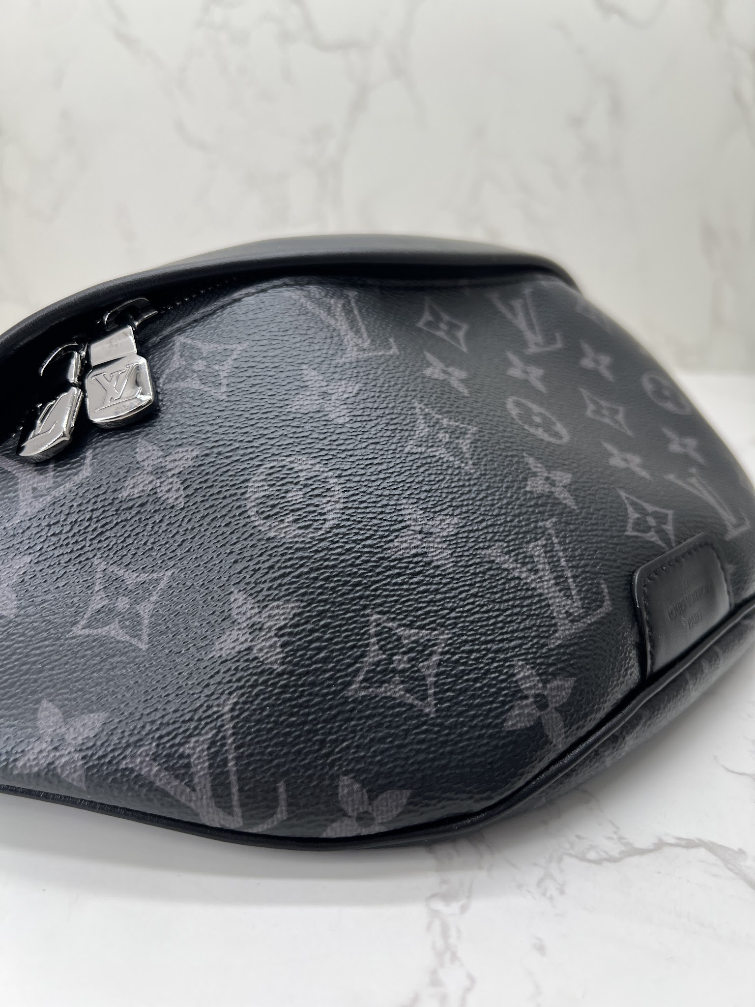 香緹國際精品 黑武士 胸包 965-1