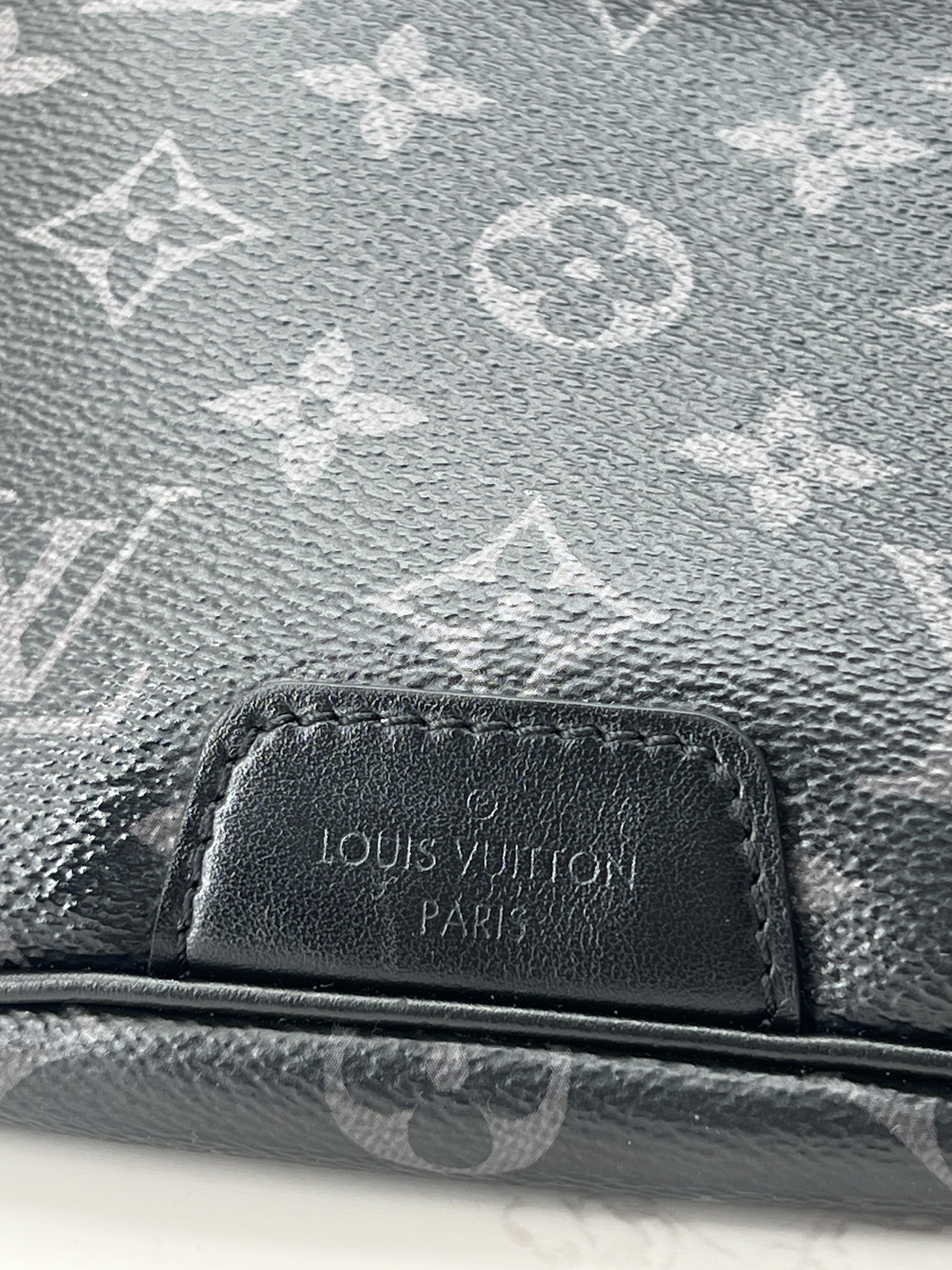 香緹國際精品 黑武士 胸包 965-2