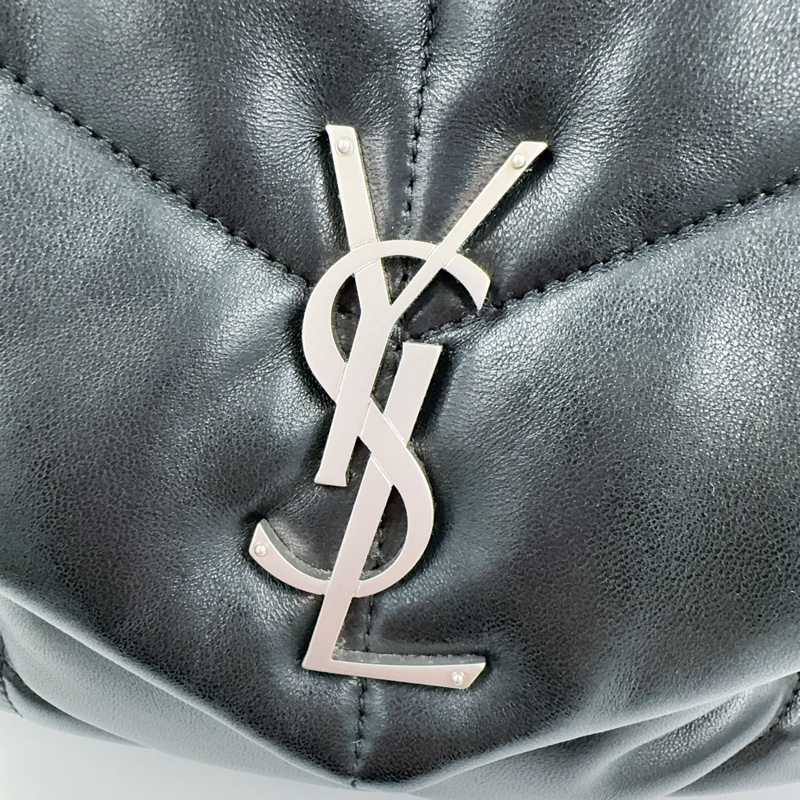 YSL 黑色銀扣中號羊皮PUFFER肩背包（好裝好用好柔軟）-17