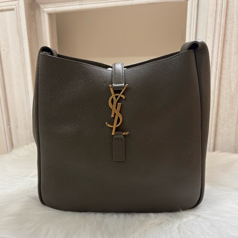 聖羅蘭Yves Saint Laurent YSL Le 5 À 7 Hobo小號 墨綠色