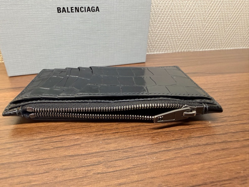 Balenciaga 黑牛皮鱷魚壓紋拉鏈零錢卡包-9